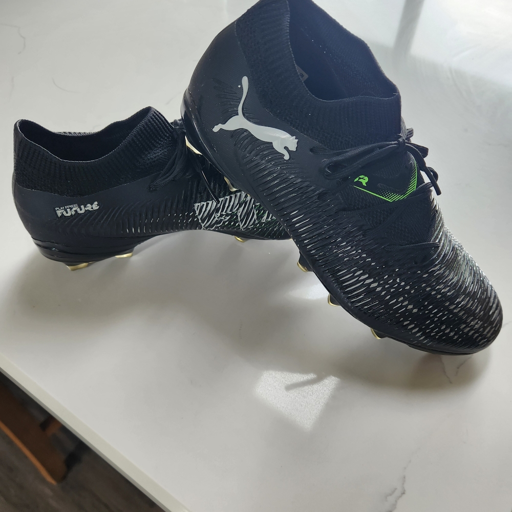 Puma Boys Black Future Z 3.1 FG Soccer Cleats, Size 7